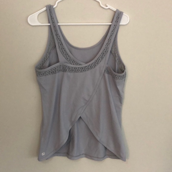 Fabletics exercise shirt - Picture 2 of 3